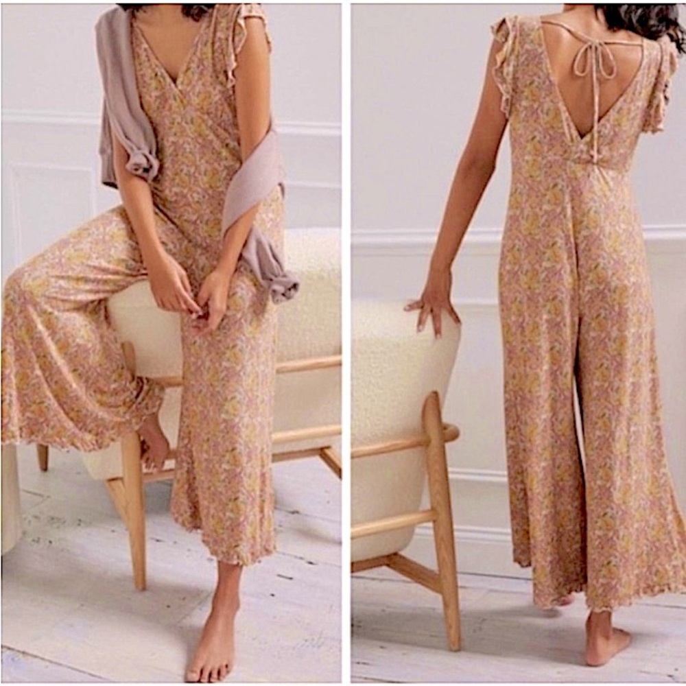 Anthropologie NWT’s Women’s Printed V-Neck Matilda Ruffle Sleeve Jumpsuit Medium